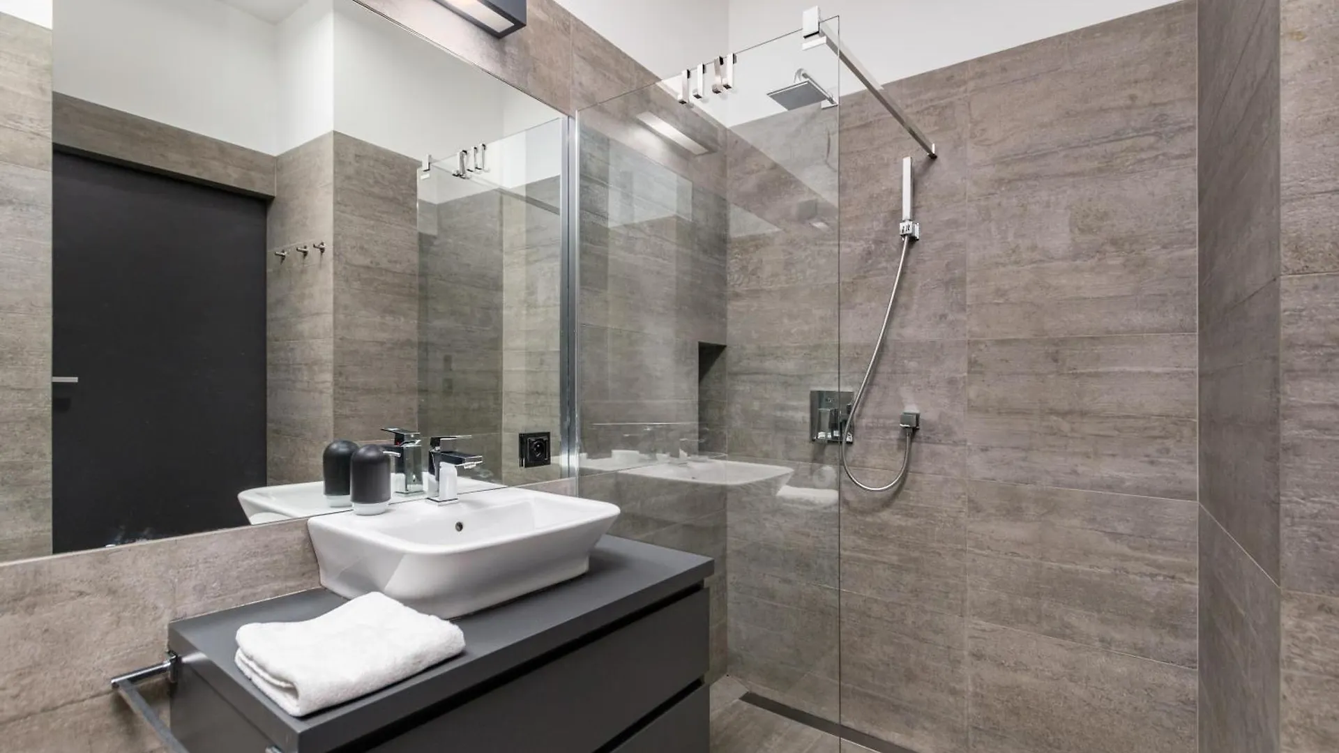Apartment Fabryczna 23 By Homeprime Warsaw